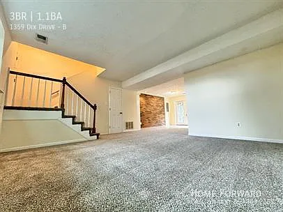 1359 Dix Dr #B — Photo 2