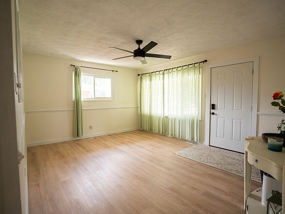 3rd image of 431 N 14th Ave