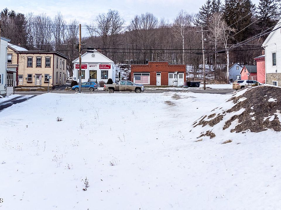 1st image of 104 Main Street