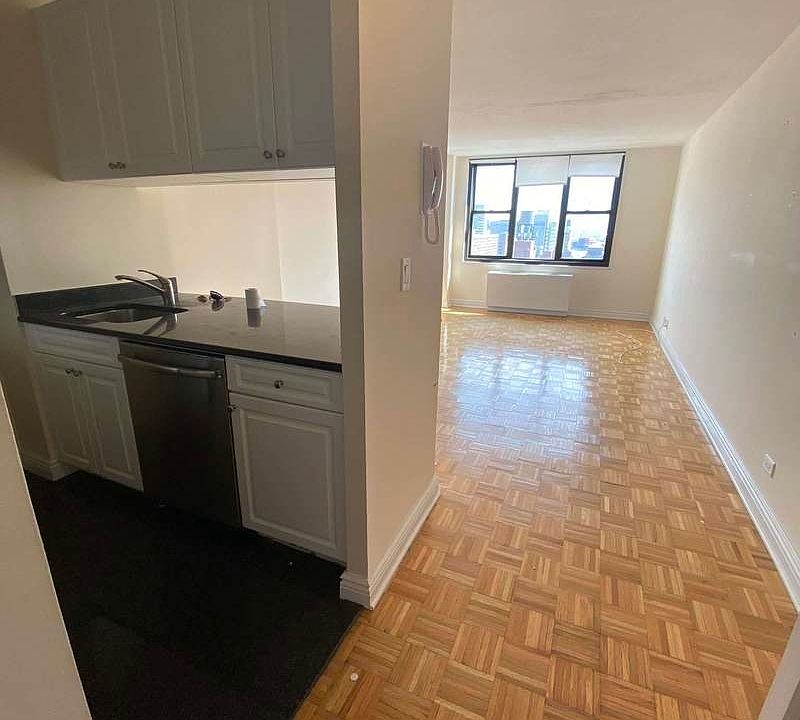 1st image of 155 E 31st St APT 4E
