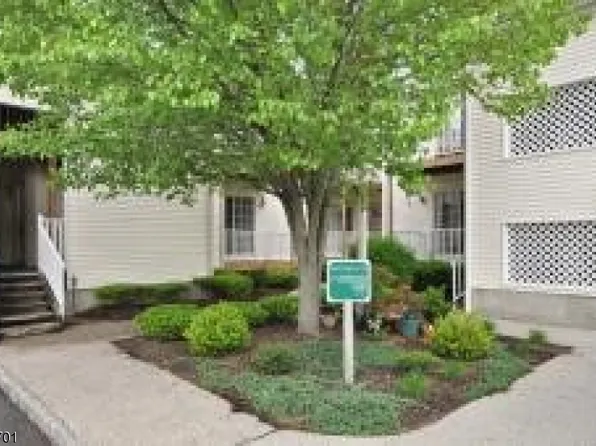 272 Potomac Dr, Basking Ridge, NJ 07920