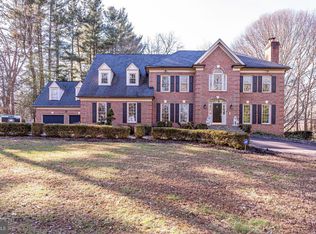 306 Greenhill St, Great Falls, VA 22066