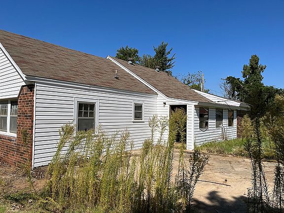 5th image of 1820 Overholser Dr