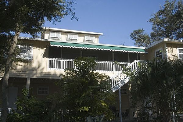 1st image of 1085 Morningside Dr