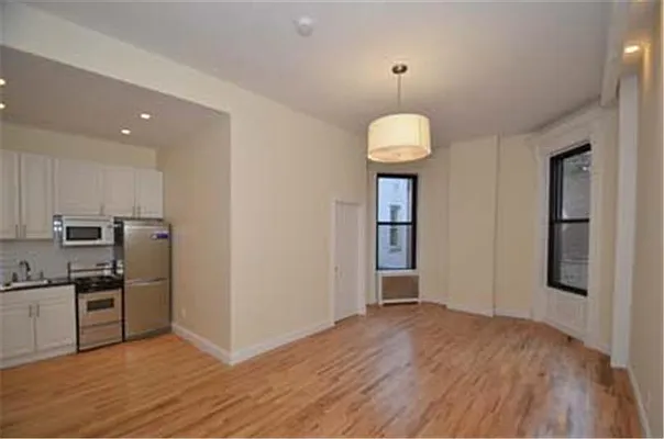 Rented by Buchbinder & Warren | media 2