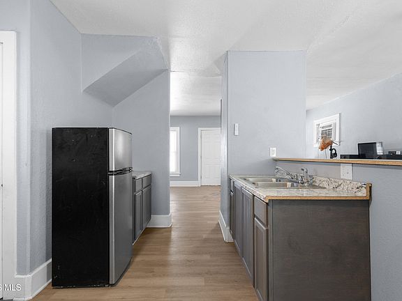 4th image of 1051 Nebraska Ave