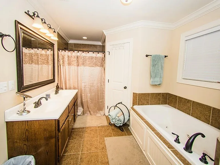 101 Windsor Dr — Photo 11