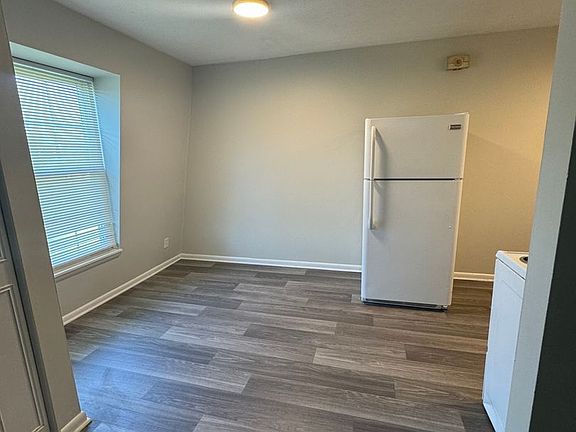 2nd image of 428 N Hite Ave #23