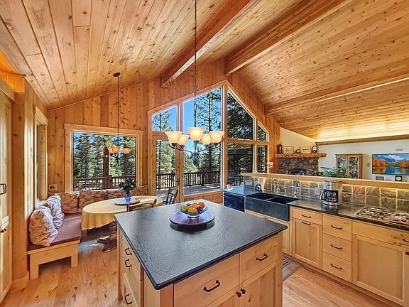 4th image of 462 Arrowleaf Rd