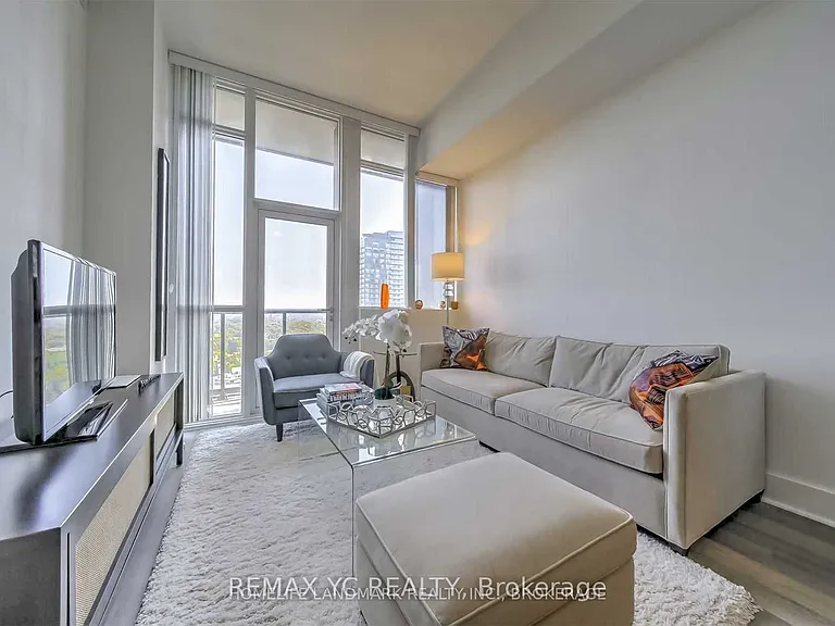 32 Davenport Rd #2306 — Photo 4