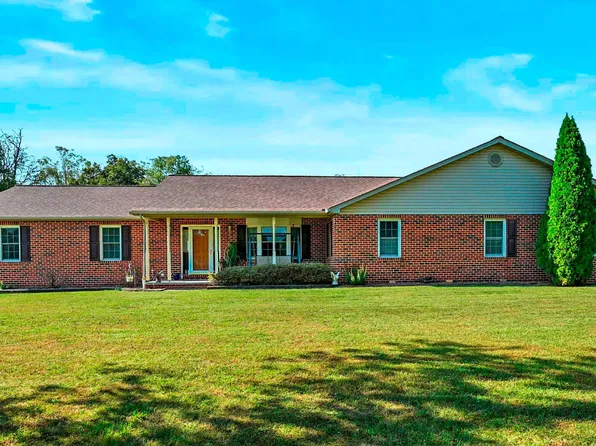 1180 The Spangler Rd, New Oxford, PA 17350