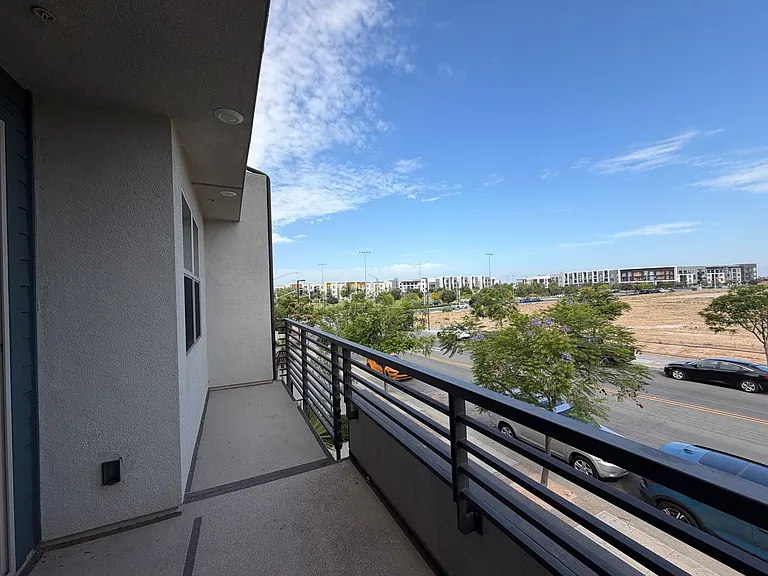 1922 Strata St #5 — Photo 10