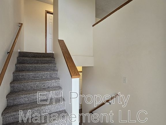 3rd image of 4460 S Elizabeth Ave