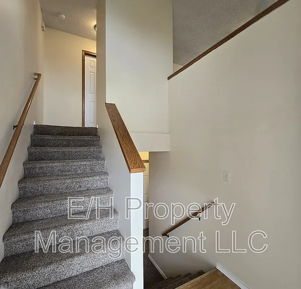 4460 S Elizabeth Ave — Photo 3