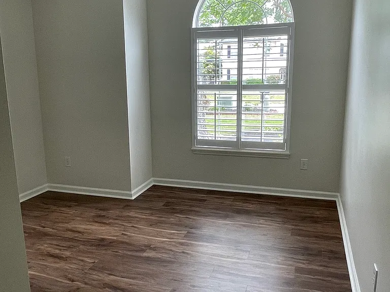 502 Larkspur Ct — Photo 12