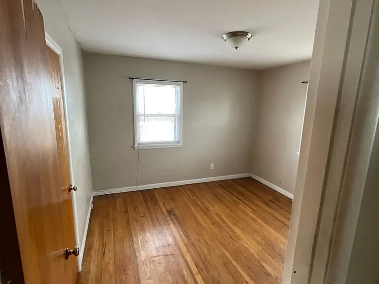 306 Jefferson St — Photo 14