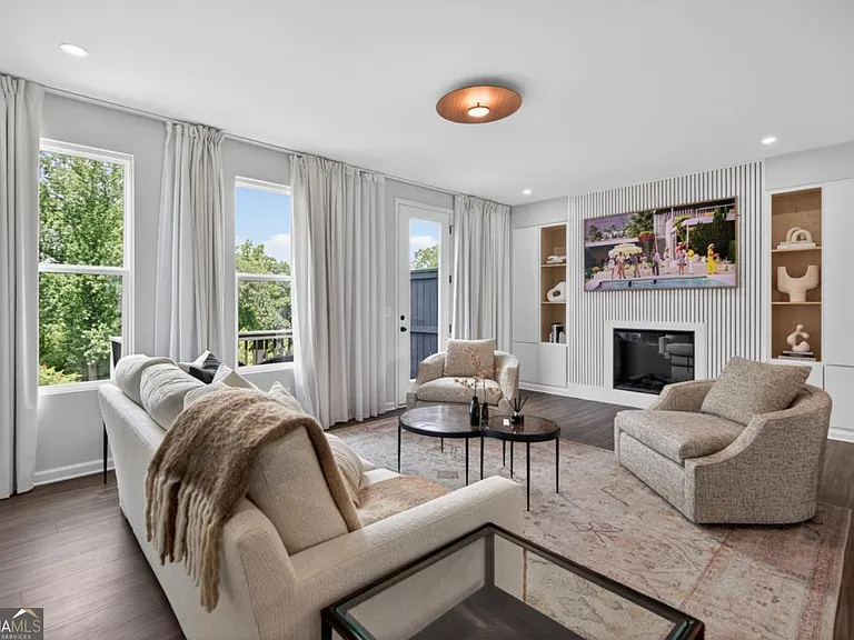 1445 Creekside Cir — Photo 15
