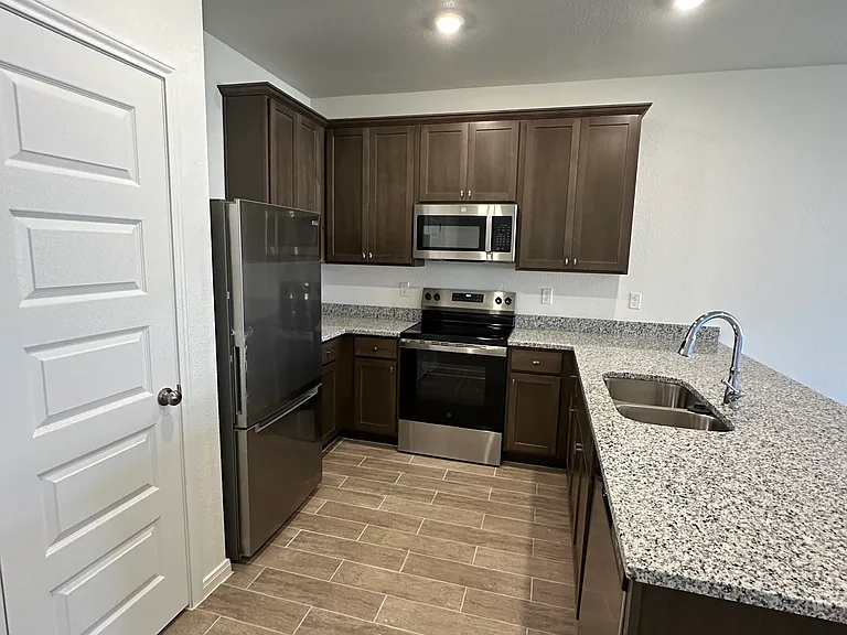 901 SW Itchgrass Br #B — Photo 4