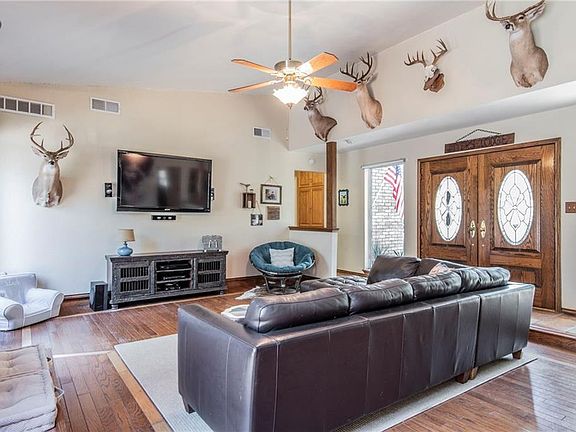 5th image of 1202 Bow Creek Dr