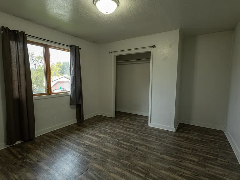 101 E Summit St #4 — Photo 8