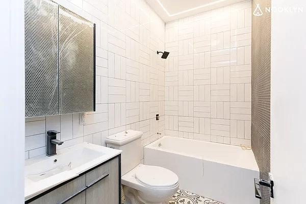 Rented by Nooklyn NYC LLC | media 11