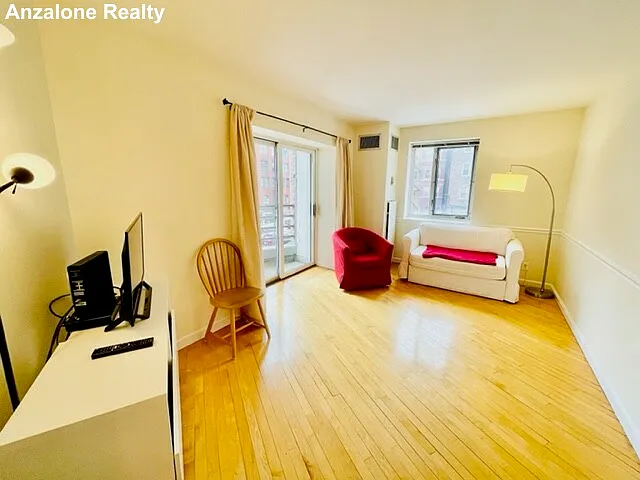 19 Wiget St #204 — Photo 18