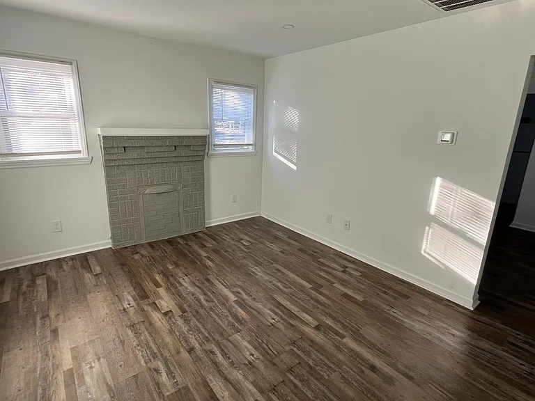 635 Smith St — Photo 2