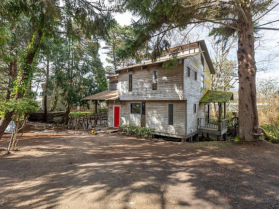 3rd image of 6745 Salal Pl