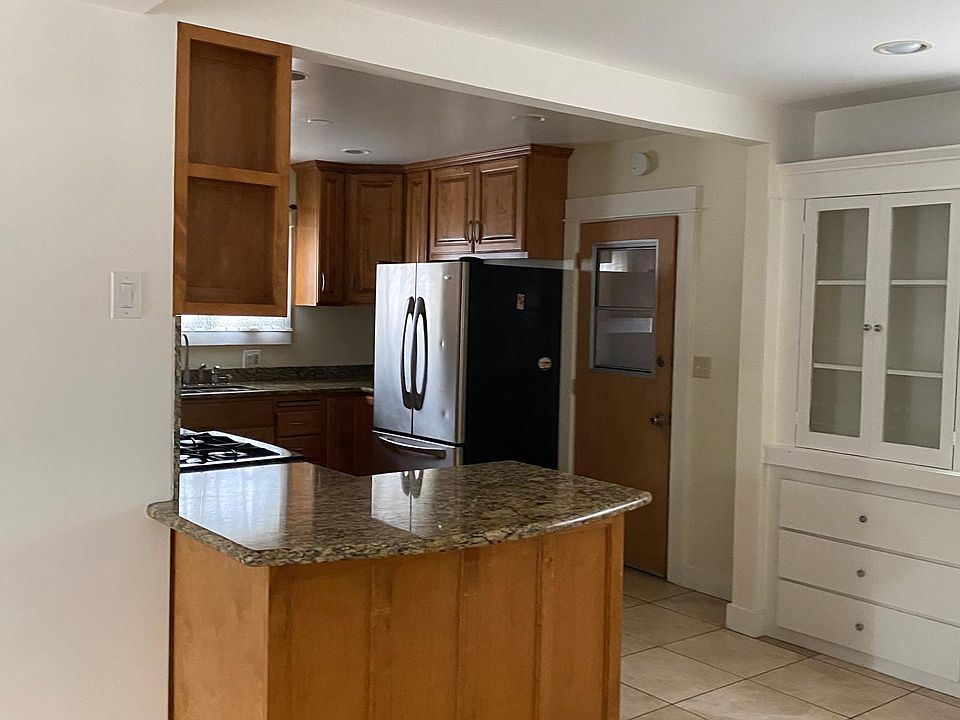 1st image of 2755 Glenview Ave