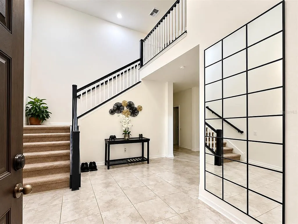 4 bed, 3.0 bath, 2606 sqft, $2,550 — Photo 3