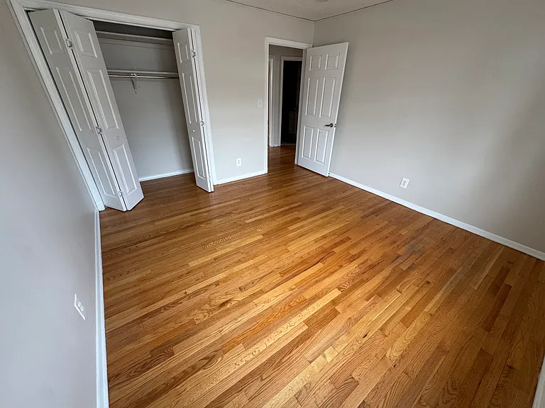 Woodcliffe Manor Apartments — Photo 17