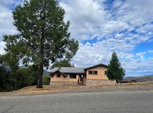 39878 John West Rd, Oakhurst, CA 93644