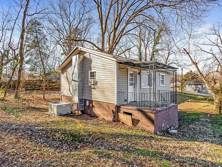 4212 Ivy Ave — Photo 2