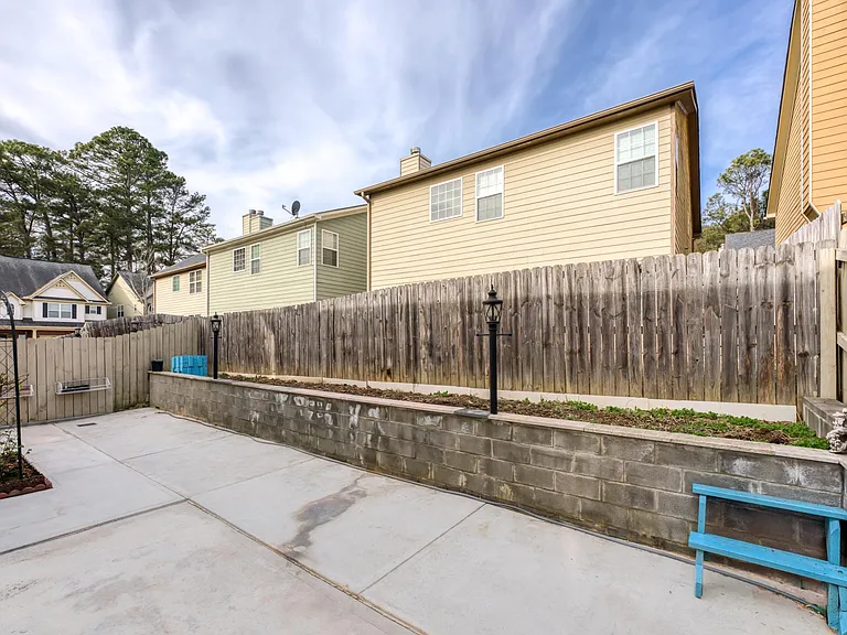 5529 Chatham Cir — Photo 26