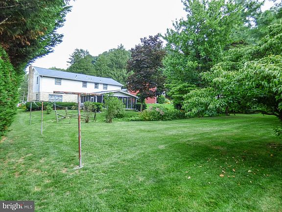 5th image of 410 Folkstone Ct