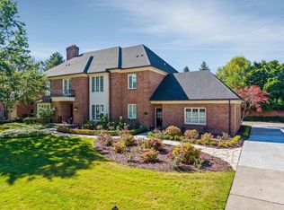 5 Dodge Pl, Grosse Pointe, MI 48230