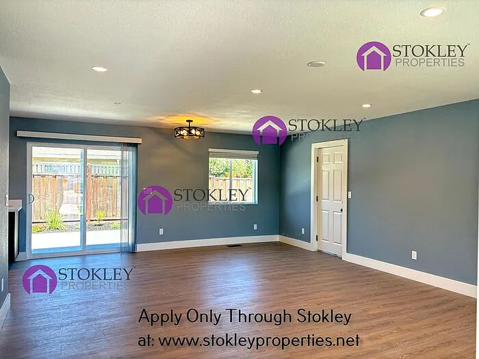 1331 Sunshine Dr — Photo 3