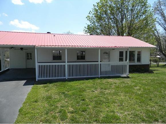 1st image of 102 King Dr