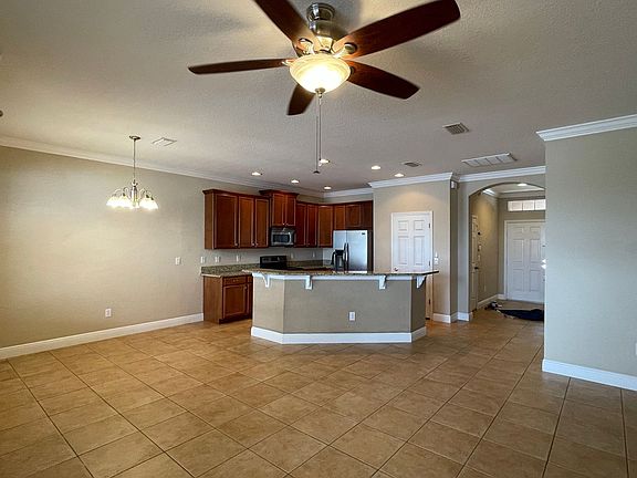 3rd image of 1418 Summergate Dr