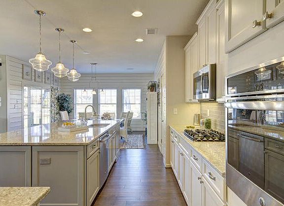 These photos are representative of this floor plan, but all options may not be available in every co