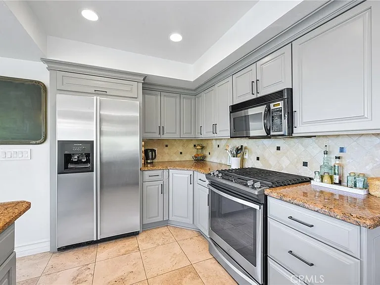 875 Coast View Dr — Photo 52