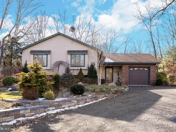 557 Kettle Run Rd, Marlton, NJ 08053