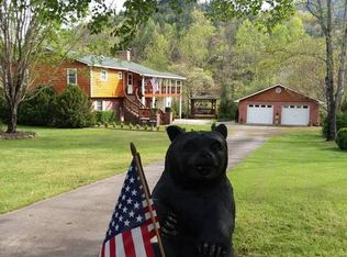 6815 Highlands Rd, Franklin, NC 28734