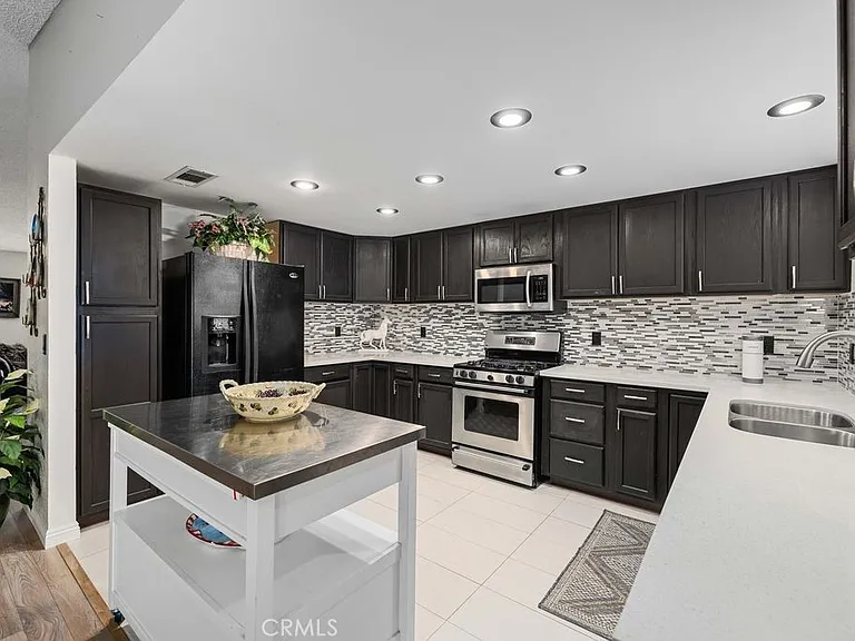 44115 Hunter Ct — Photo 12