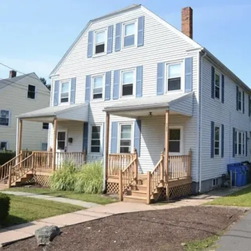 123 Cooper Hill St Photo 1