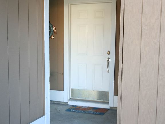 3rd image of 1182 Green Hill Dr