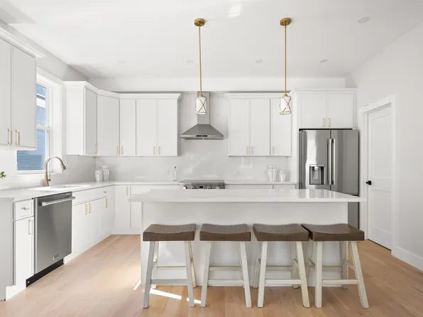 62 Albertina St #H, Quincy, MA 02169