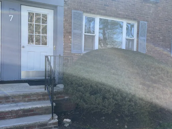 7 Wedgewood Dr APT 100, Verona, NJ 07044