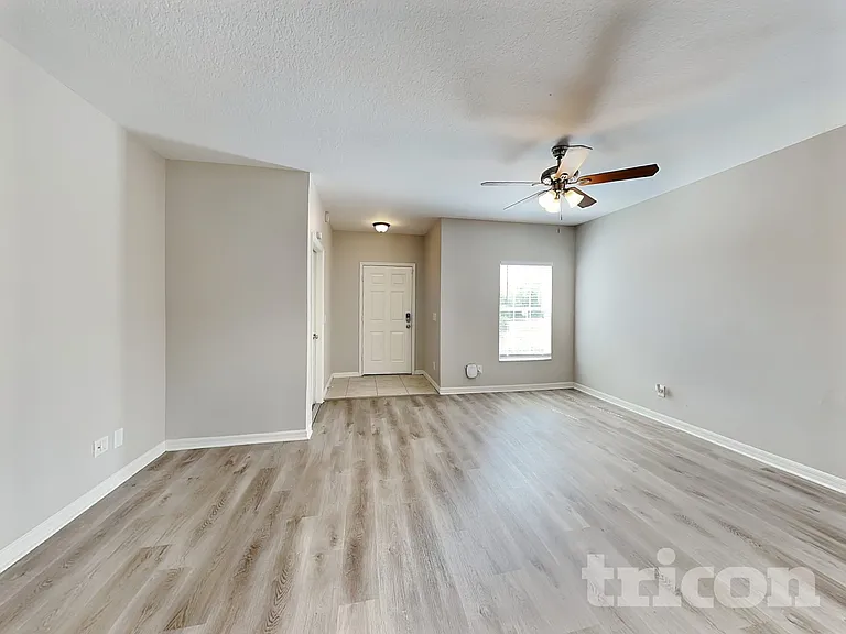 3625 W 16th St — Photo 3
