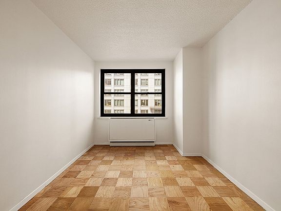 3rd image of 200 E 24th St APT 503